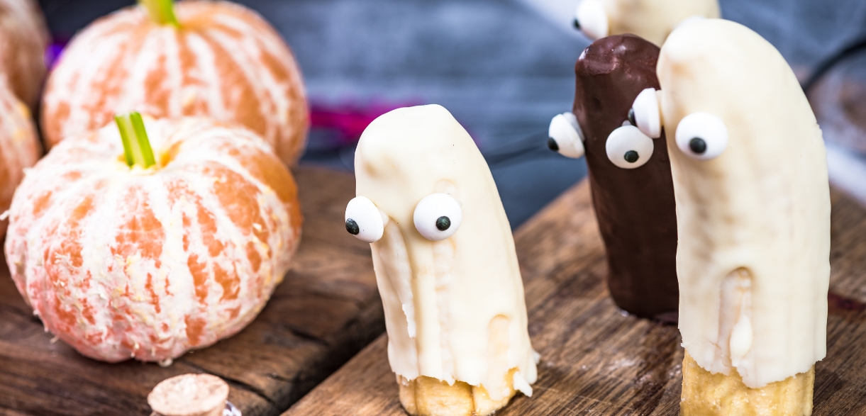 foods to avoid and fang-tastic treats for your teeth during halloween